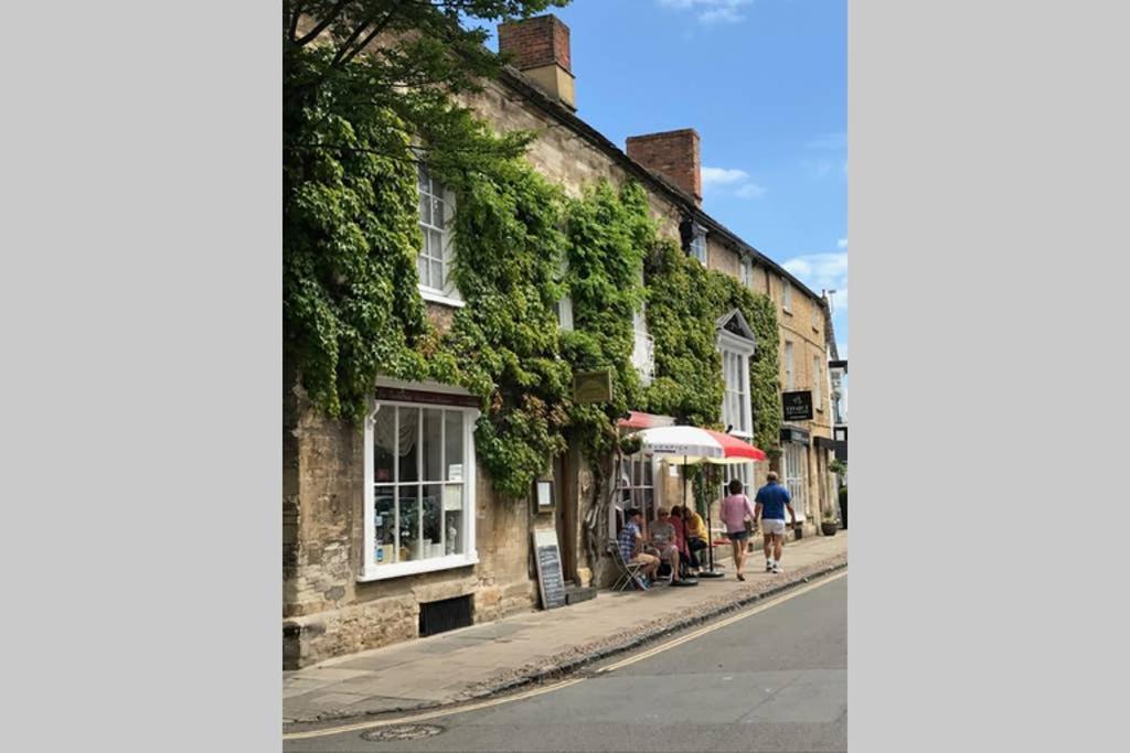 Oxfordshire Living - The Bowler Hat Cottage - וודסטוק מראה חיצוני תמונה