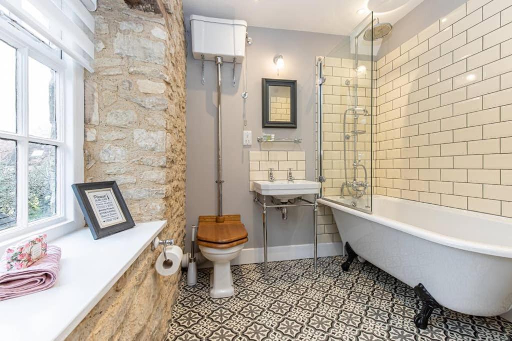 Oxfordshire Living - The Bowler Hat Cottage - וודסטוק מראה חיצוני תמונה