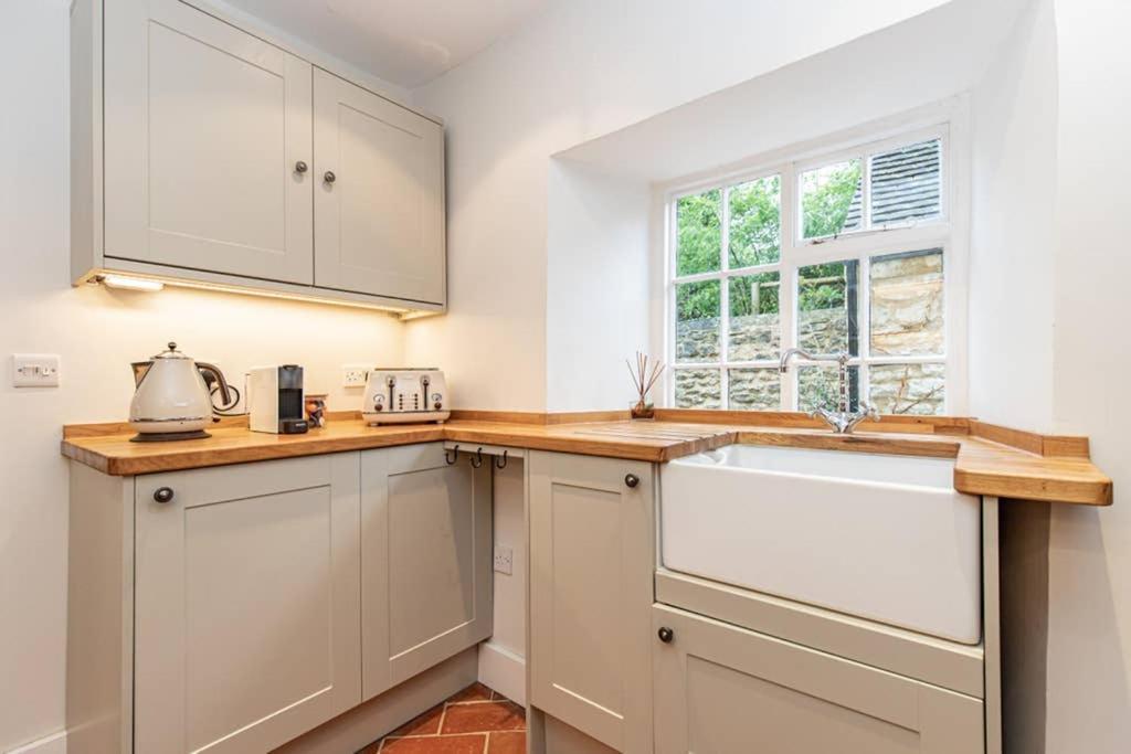 Oxfordshire Living - The Bowler Hat Cottage - וודסטוק מראה חיצוני תמונה